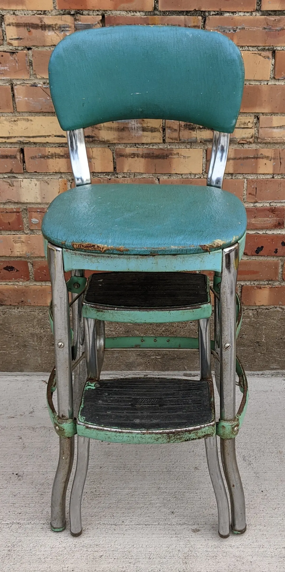 Green Kitchen Chair With Ladder Steps 1