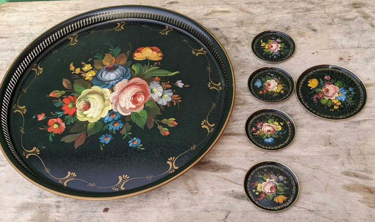 Tole Painted 5 Piece Tray Set 1