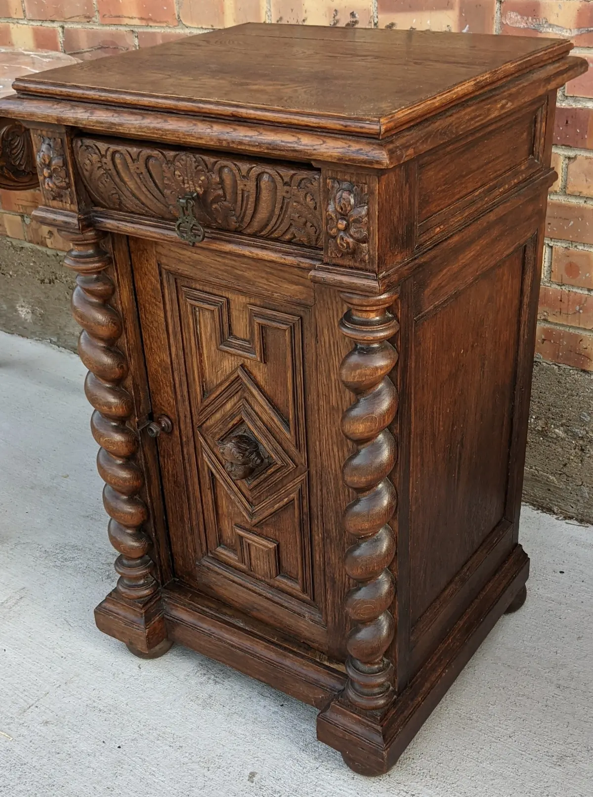 19Th Century Small Oak Barley Twist Cabinet 1
