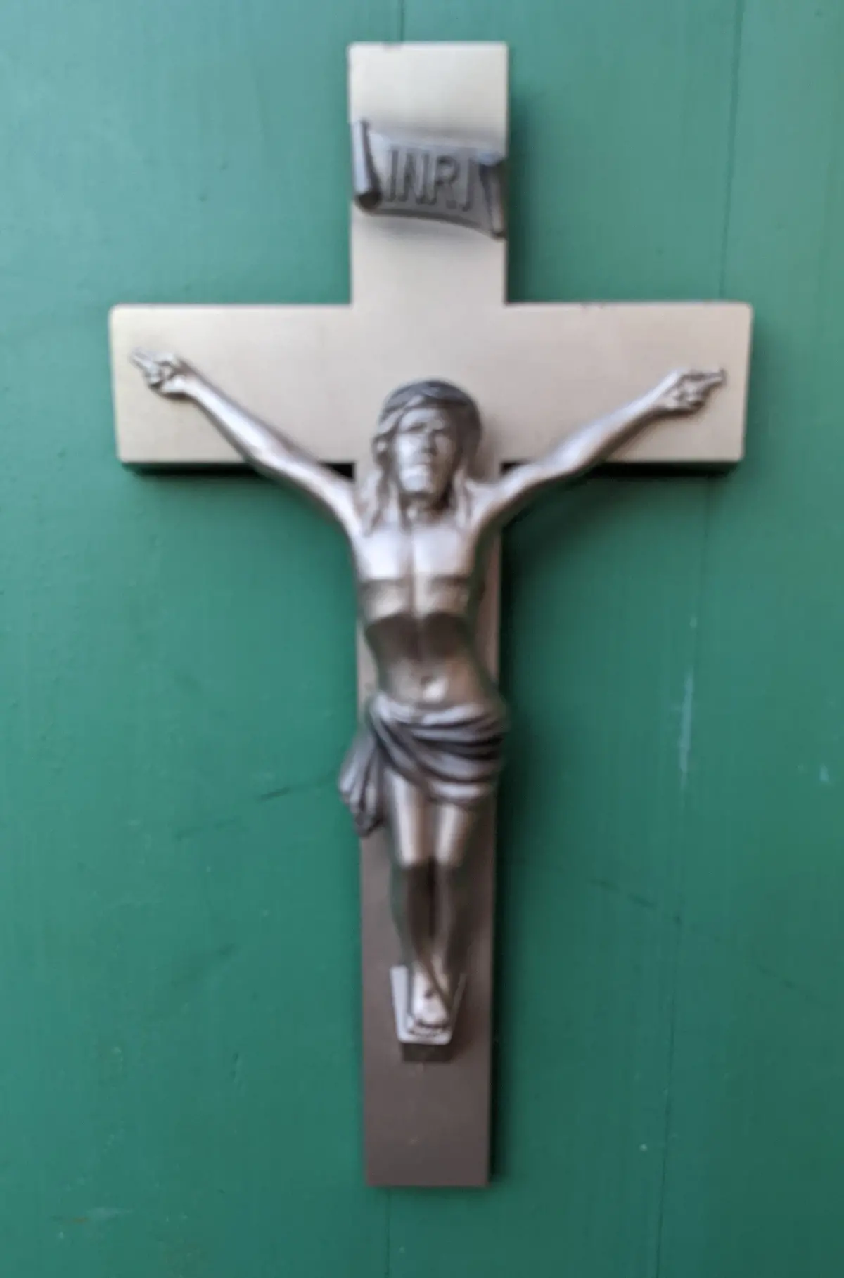 Small Slver Crucifix 1