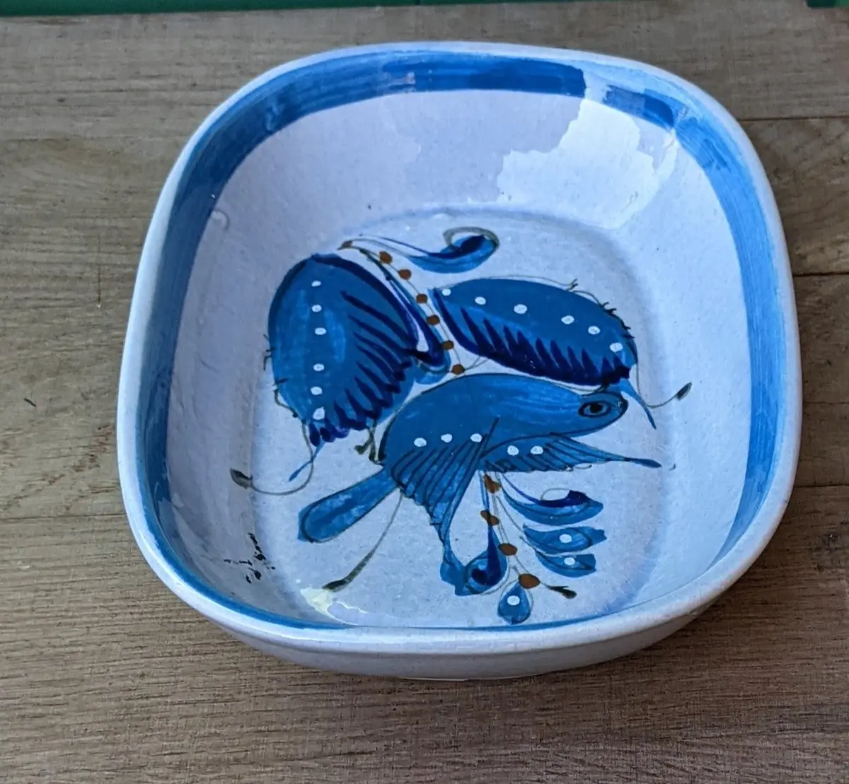 Shallow Blue And White Pottery Bird Dish 1