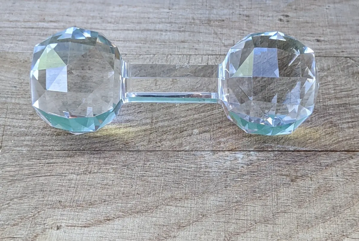 Crystal Knive Rest 1