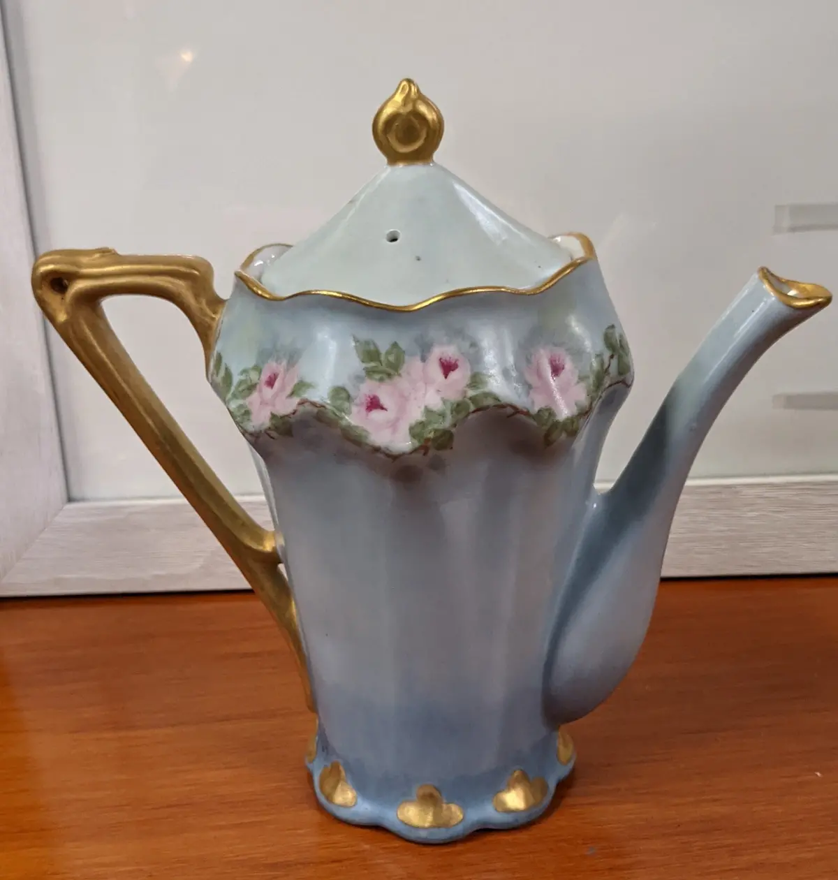 Blue Floral Teapot With Gold Trim 1