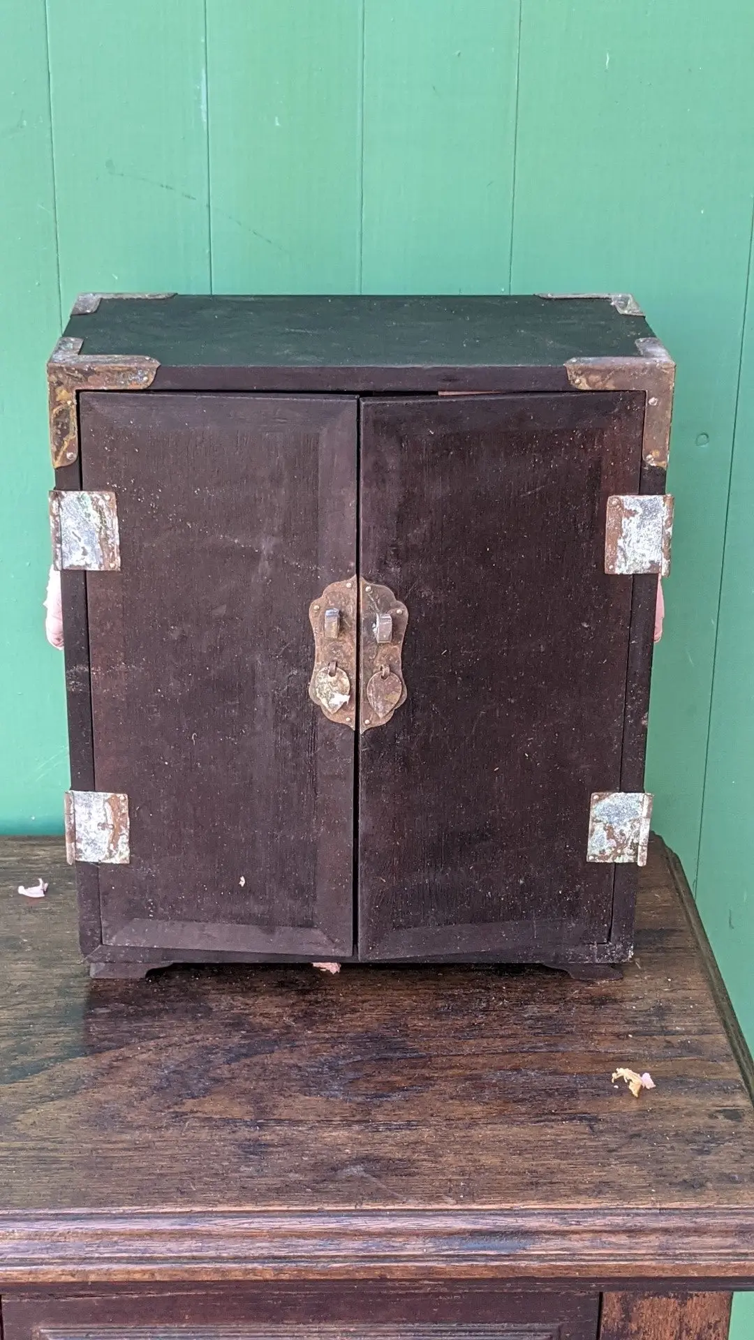 Small Asian Decorative Storage Piece 1