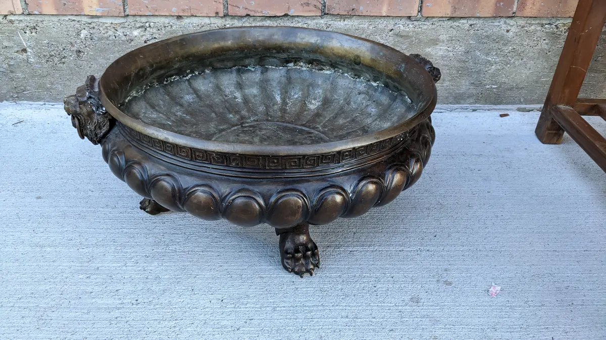 Bronze Footed Planter 1