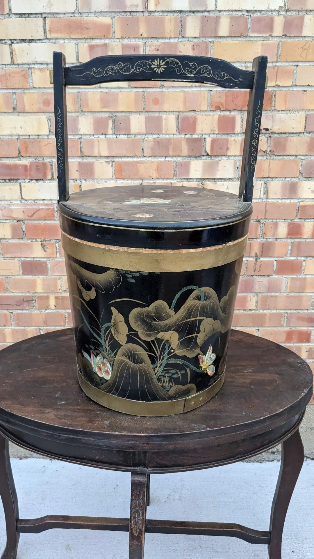 Large Chinese Floral Motif Container With Lid 1