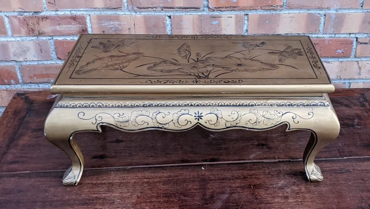 Tiny Low Chinese Table Or Stand 1