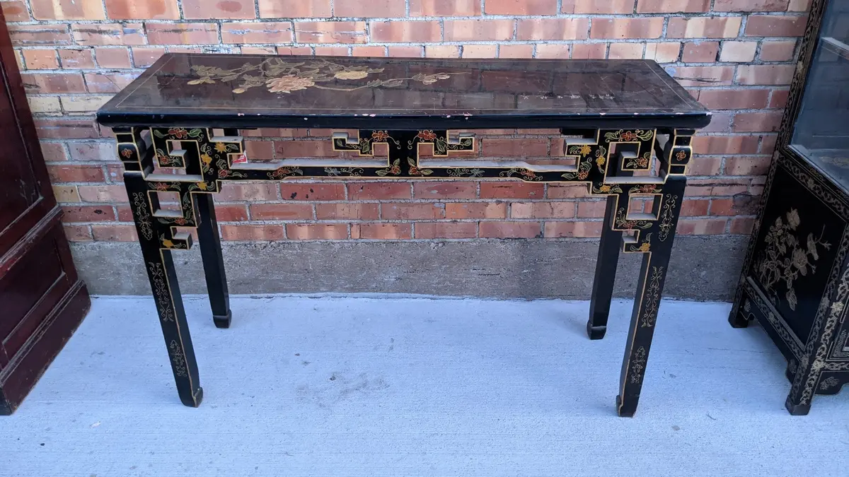 Chinese Black Lacquer And Gold Console/Sofa Table 1