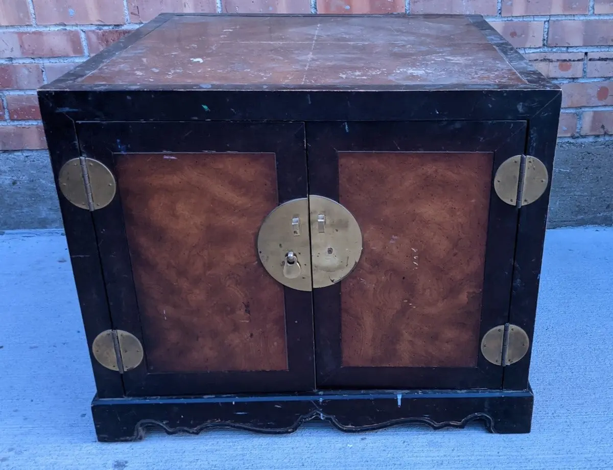 Black Lacquer With Gold Doors End Table 1