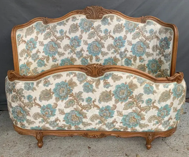 Louis Xv Upholstered Queen Size Bed 1