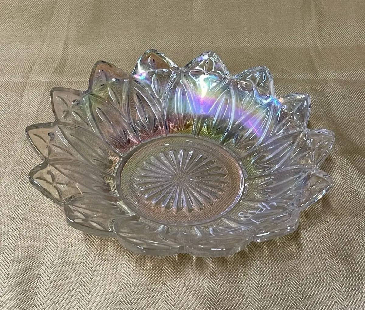 Pressed Glass Medium Bowl 1