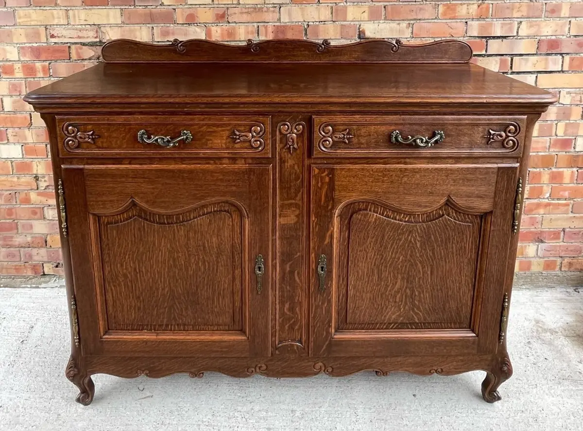Dark Oak Country French Server With Backsplash 1