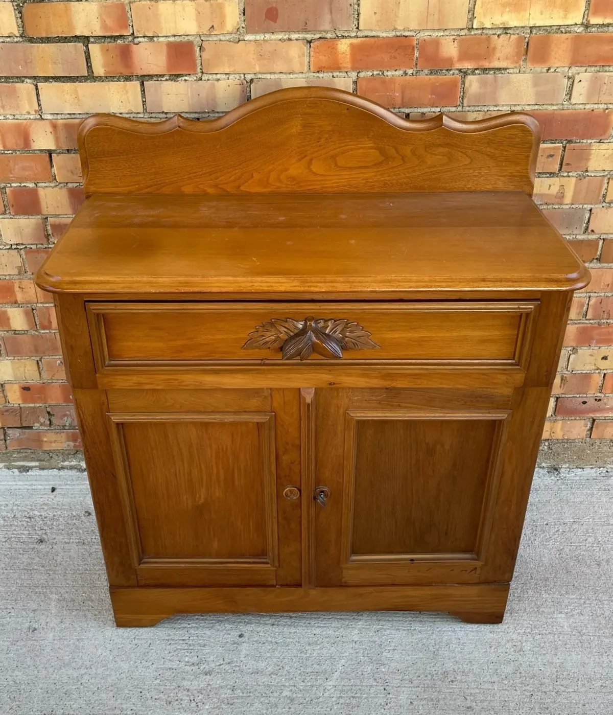 Walnut Victorian Wash Stand 1