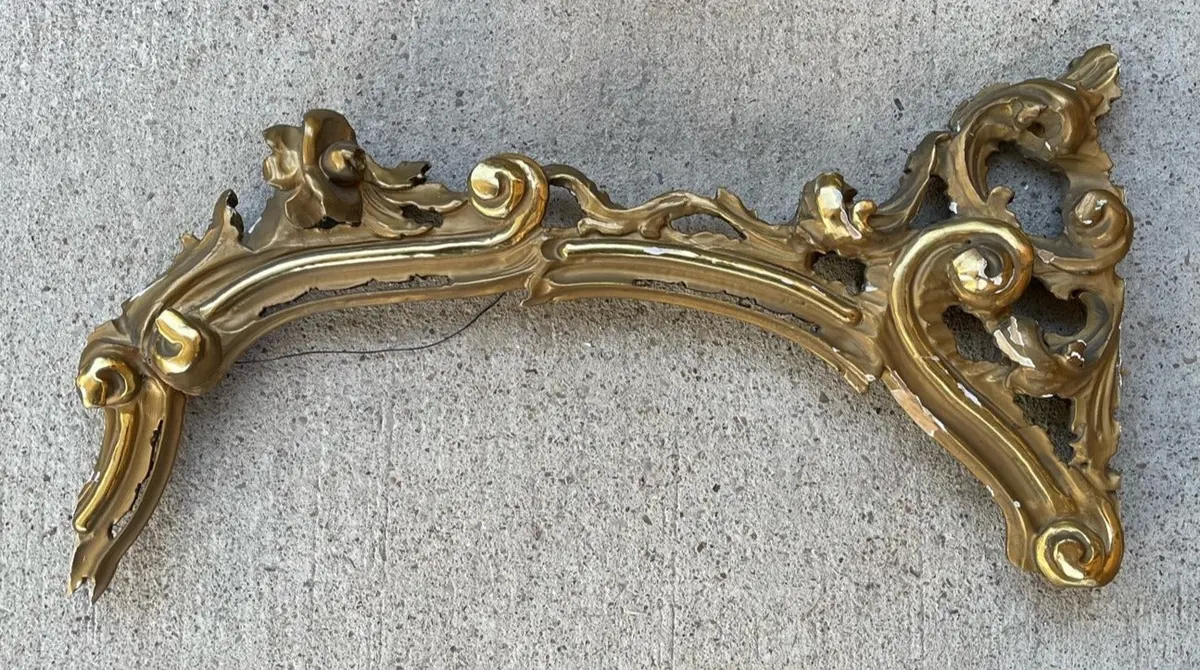 Gilt Roccoco Frame Fragment 1