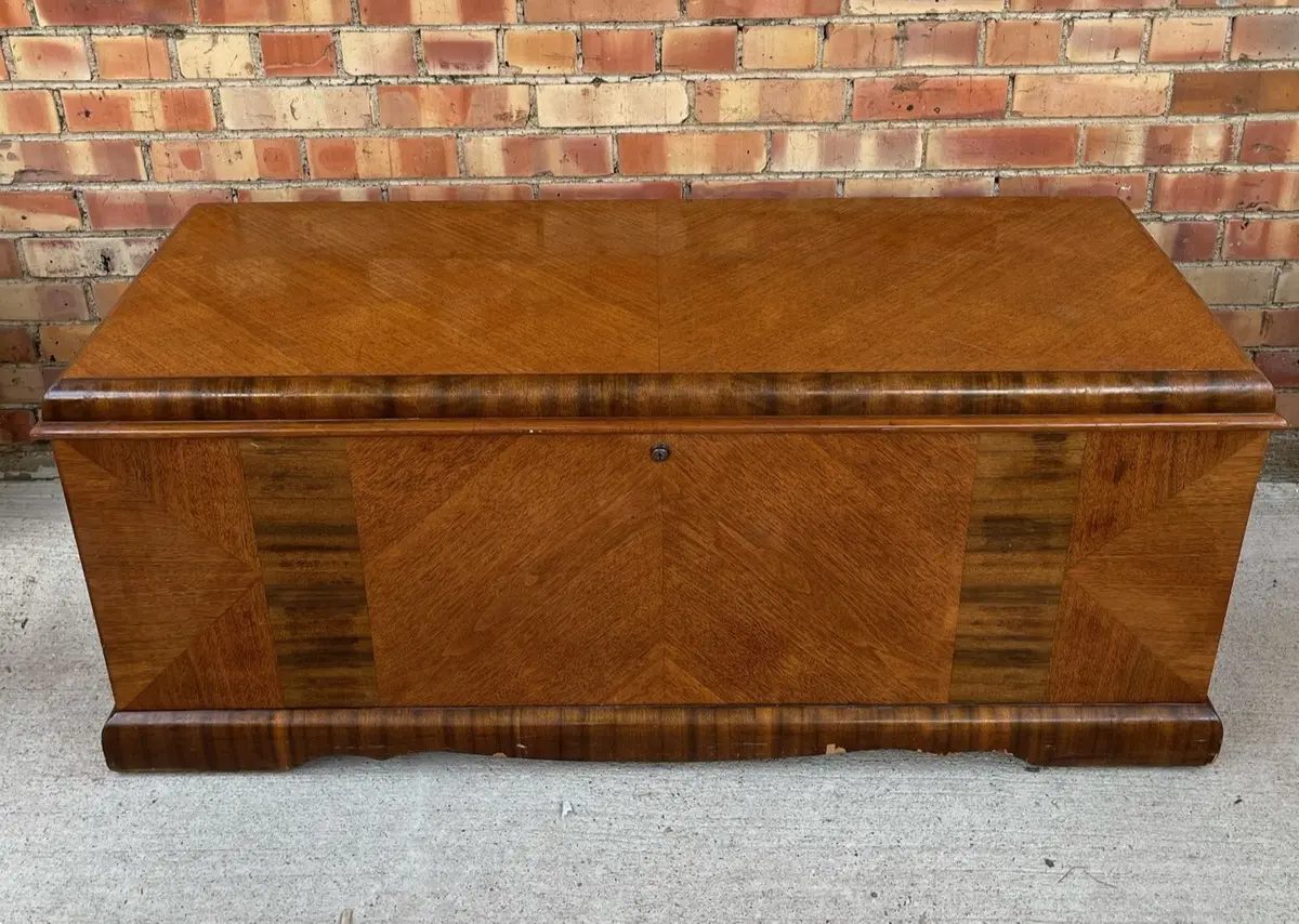 Lane Cedar Chest With Waterfall Front 1