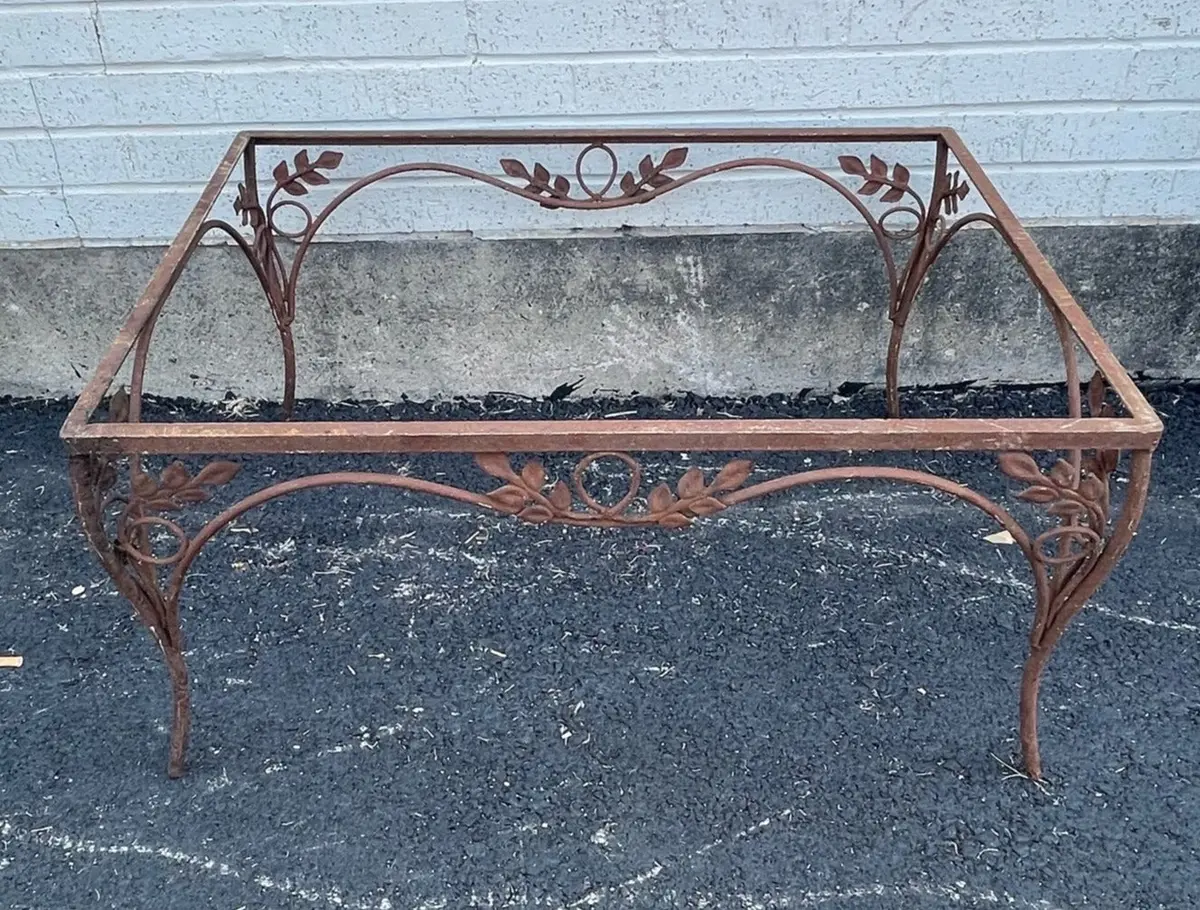 Foliate Design Iron Coffee Table 1