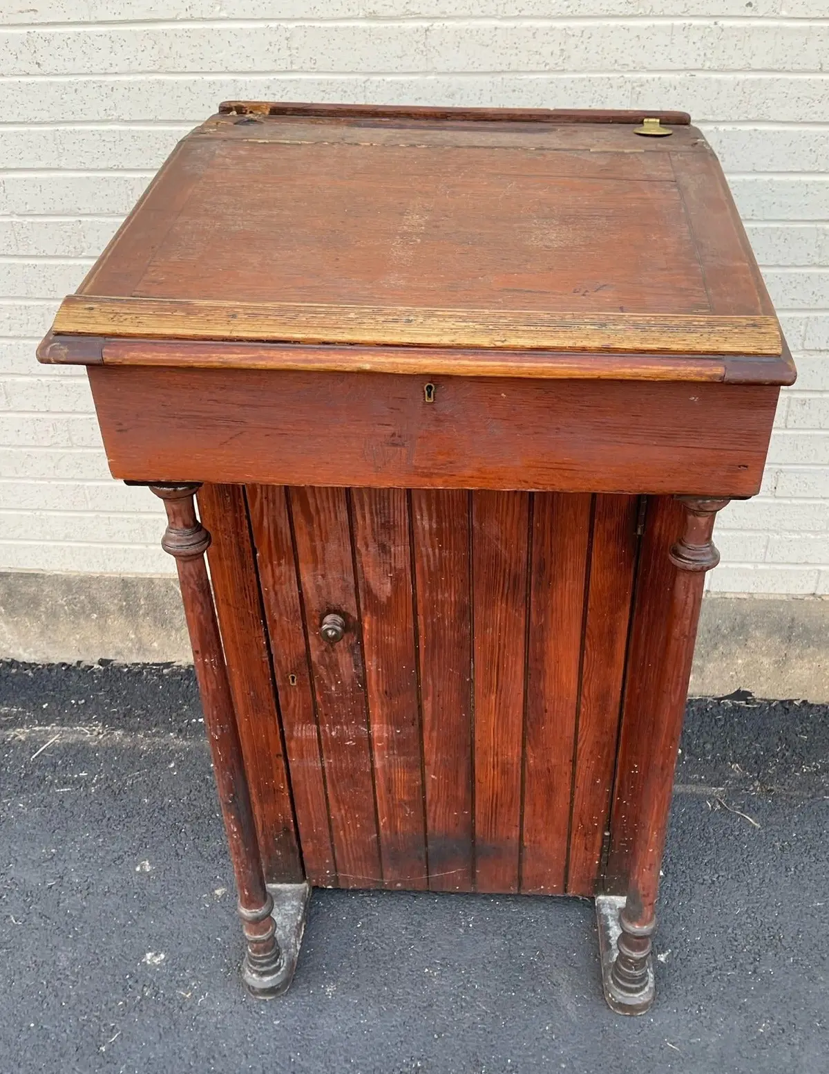 Pine Podium From Spaghetti Warehouse 1