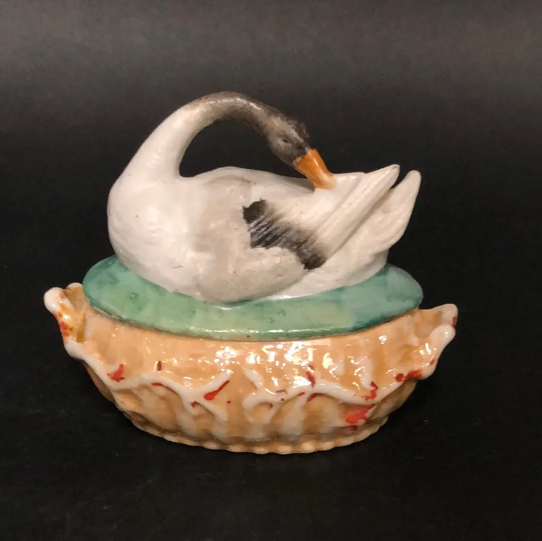 Swan Porcelain Box 1
