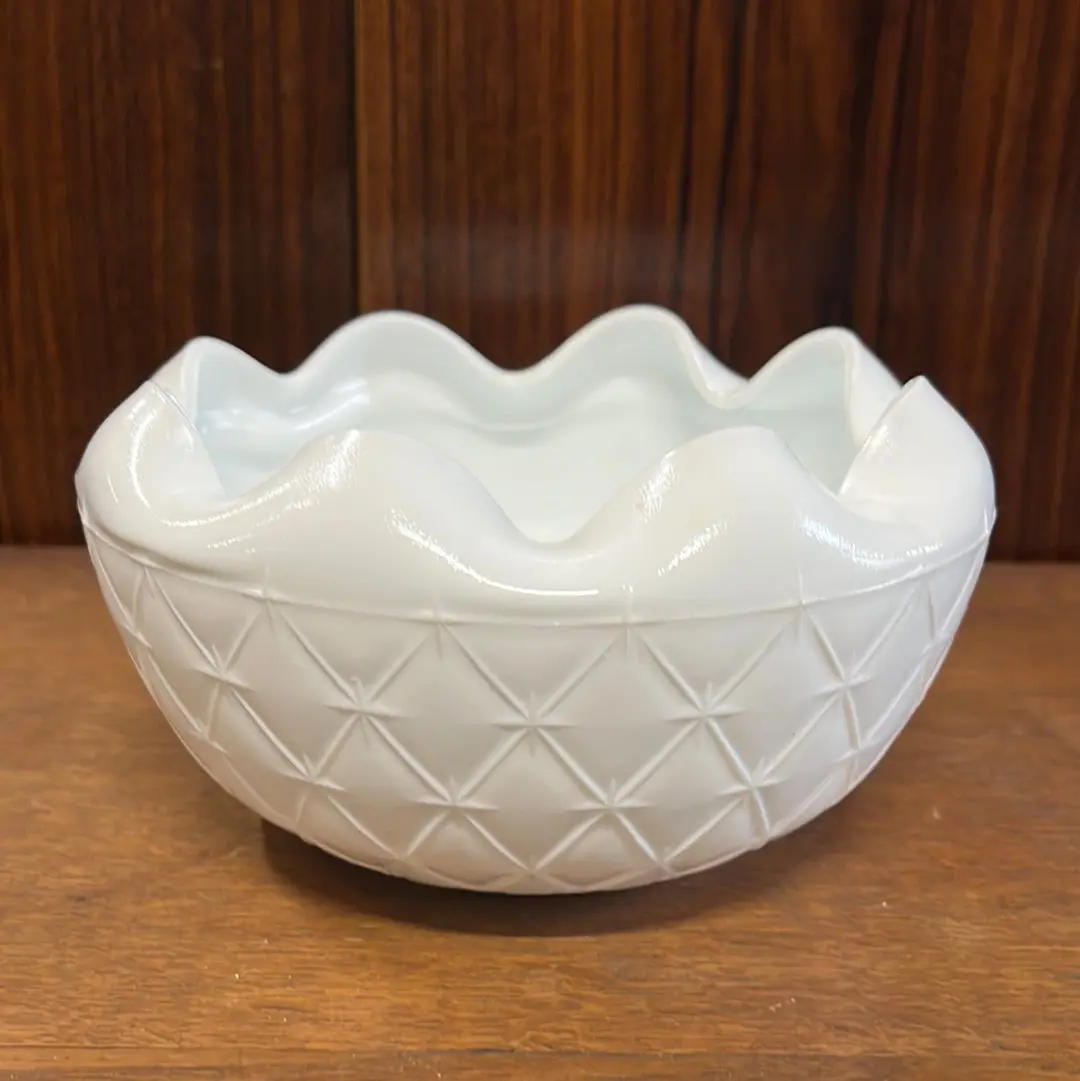Diamond Patterned Round Milk Glass Center Bowl 1