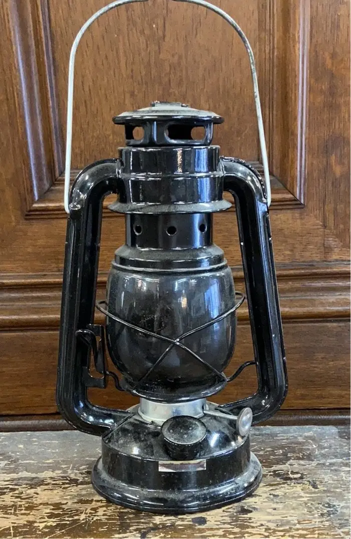 Black Oil Lantern 1