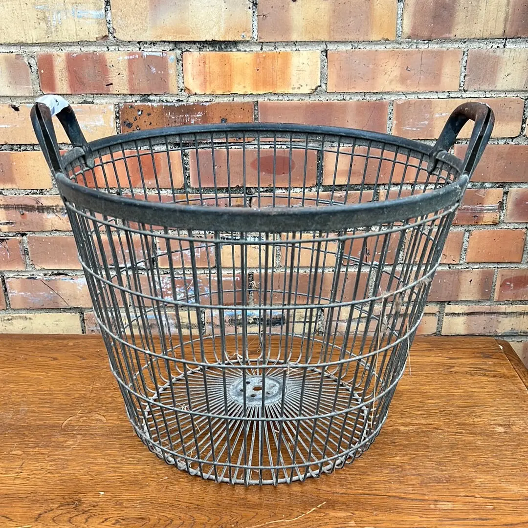 Metal Mussel Basket 1