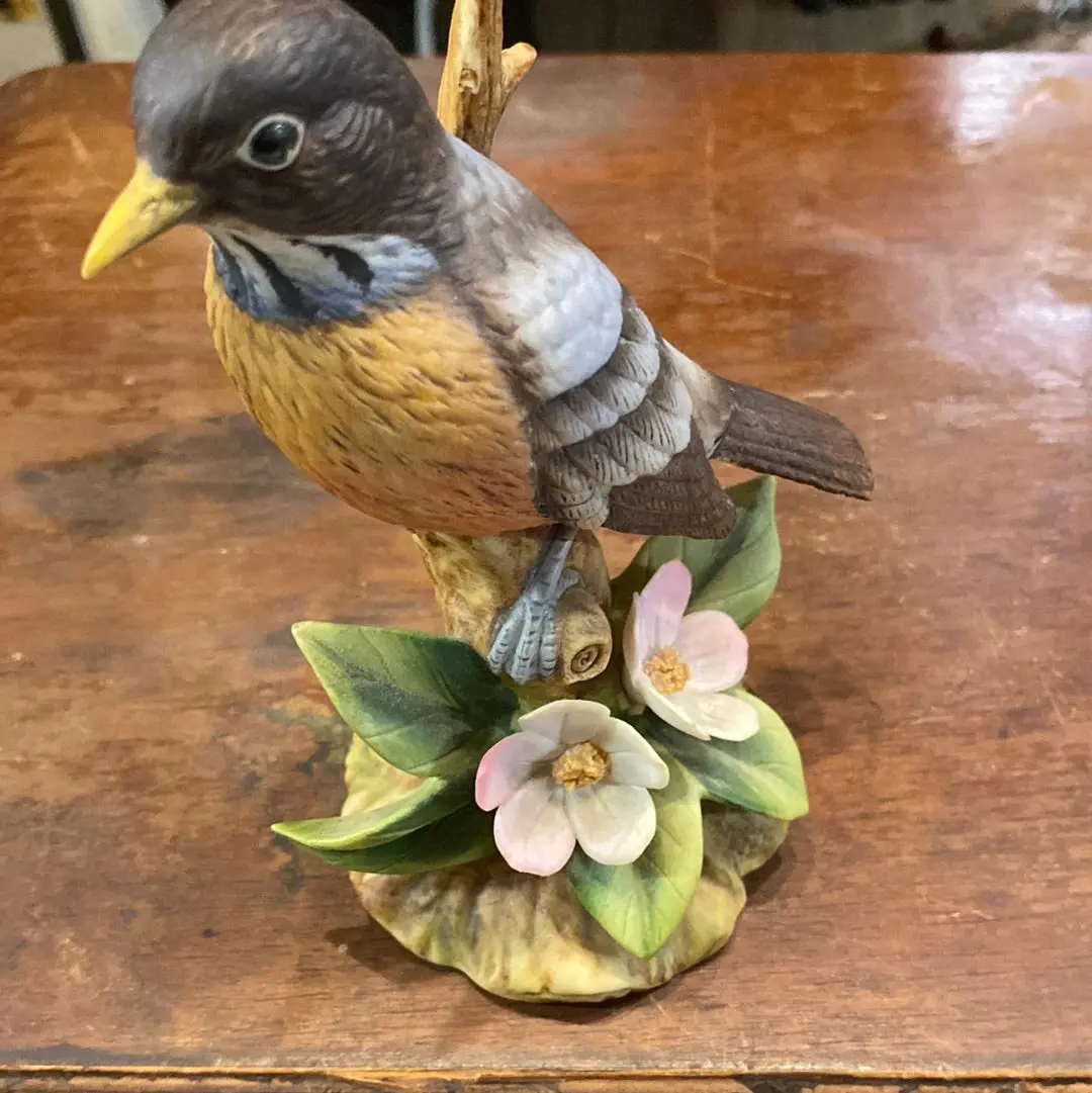 Robin Porcelian Statue 1
