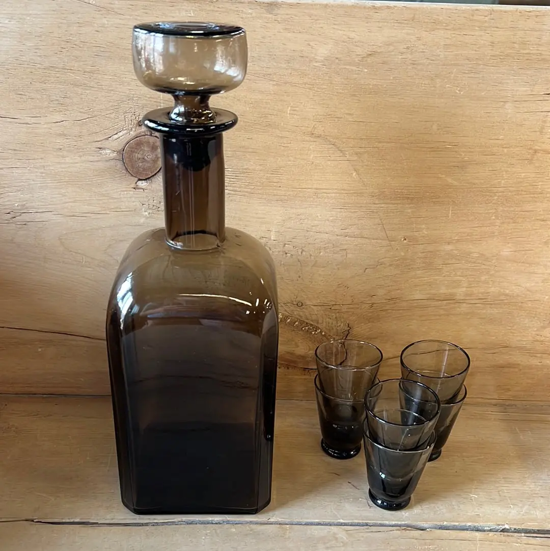 Smokey Glass Decanter Set With 6 Shot Glasses 1