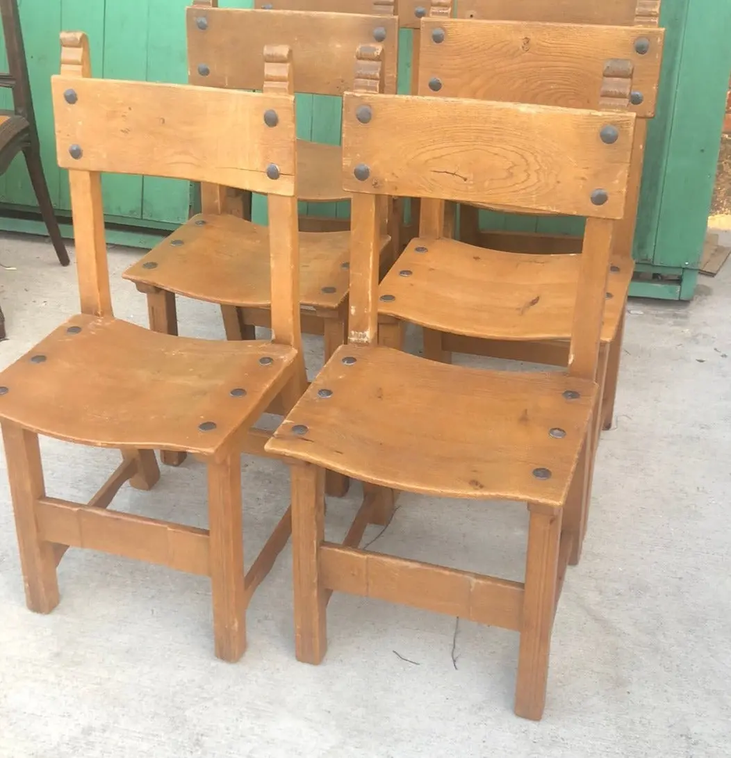 Set Of 4 Studded Oak Chairs With Curved Seats 1