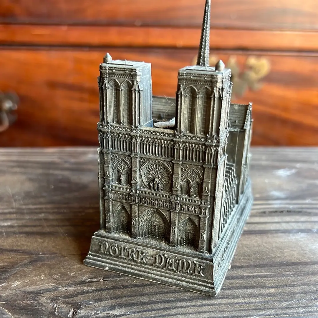 Souvenier Statue Of Notre-Dame Paris 1