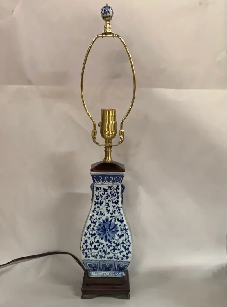 Ceramic Asian Style Blue And White Table Lamp 1