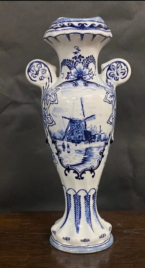 Small Delft Urn With Handles 1
