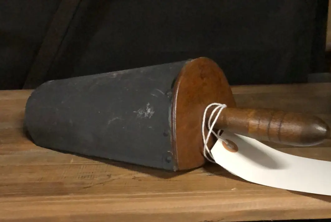Small Wood And Tin Scoop 1