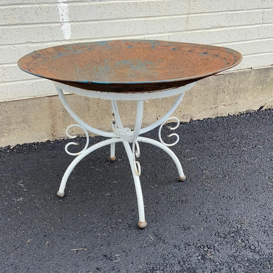 Iron Centerpiece Bowl On Stand 1
