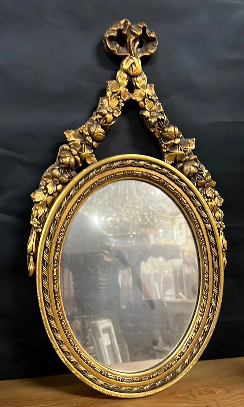 Small Oval Vintage Louis Xvi Gesso Mirror 1