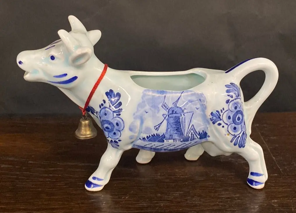 Delft Cow With Bell Figurine 1