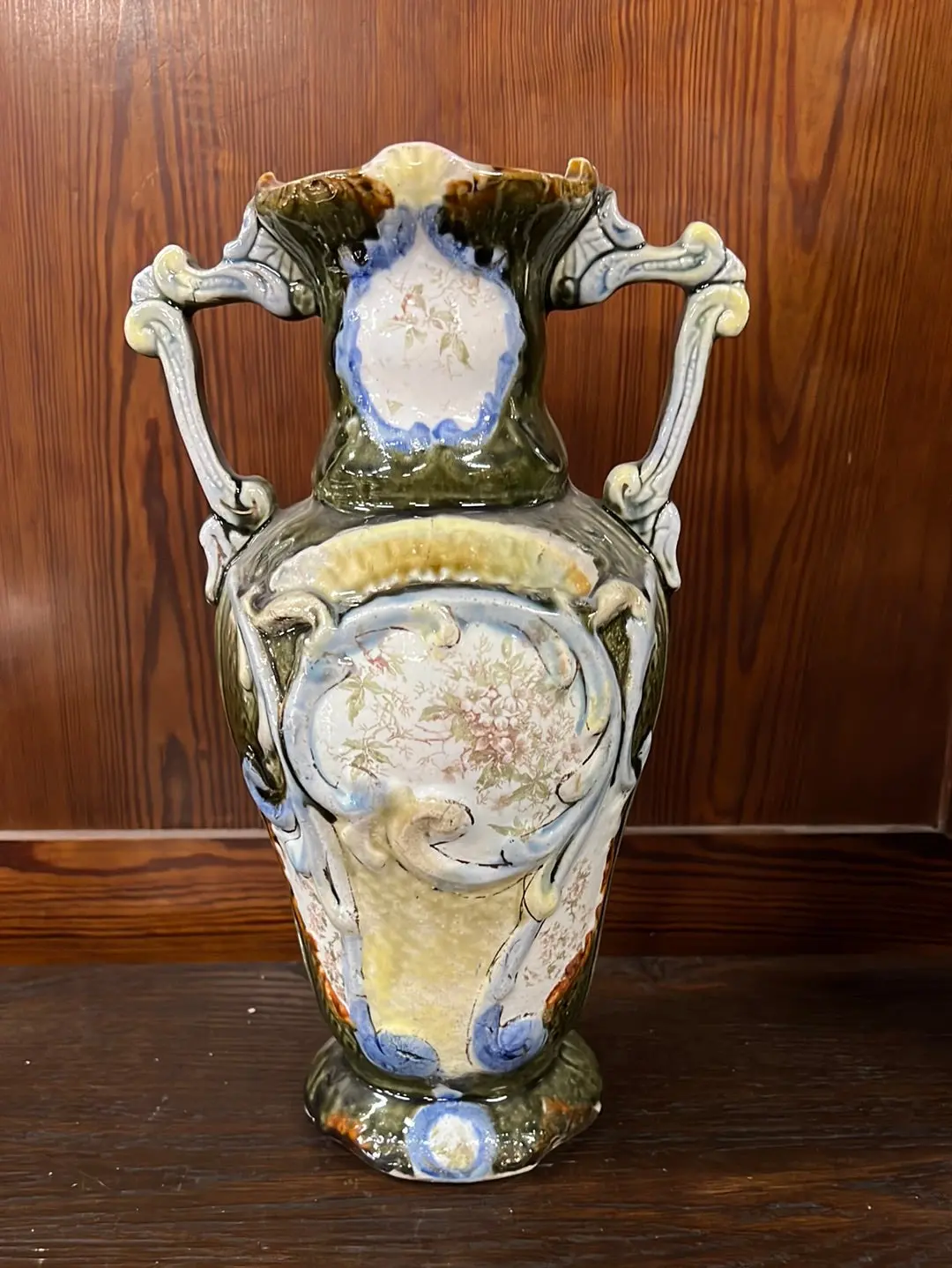 Green Majolica Vase 1