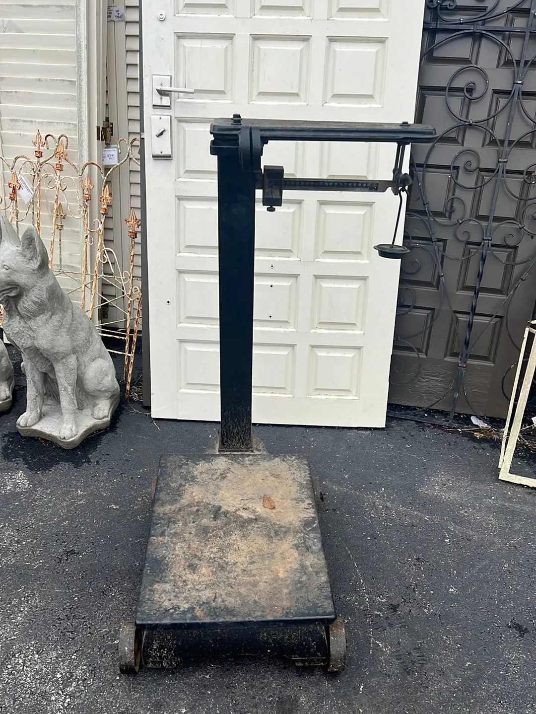 Iron Black Platform Scale 1