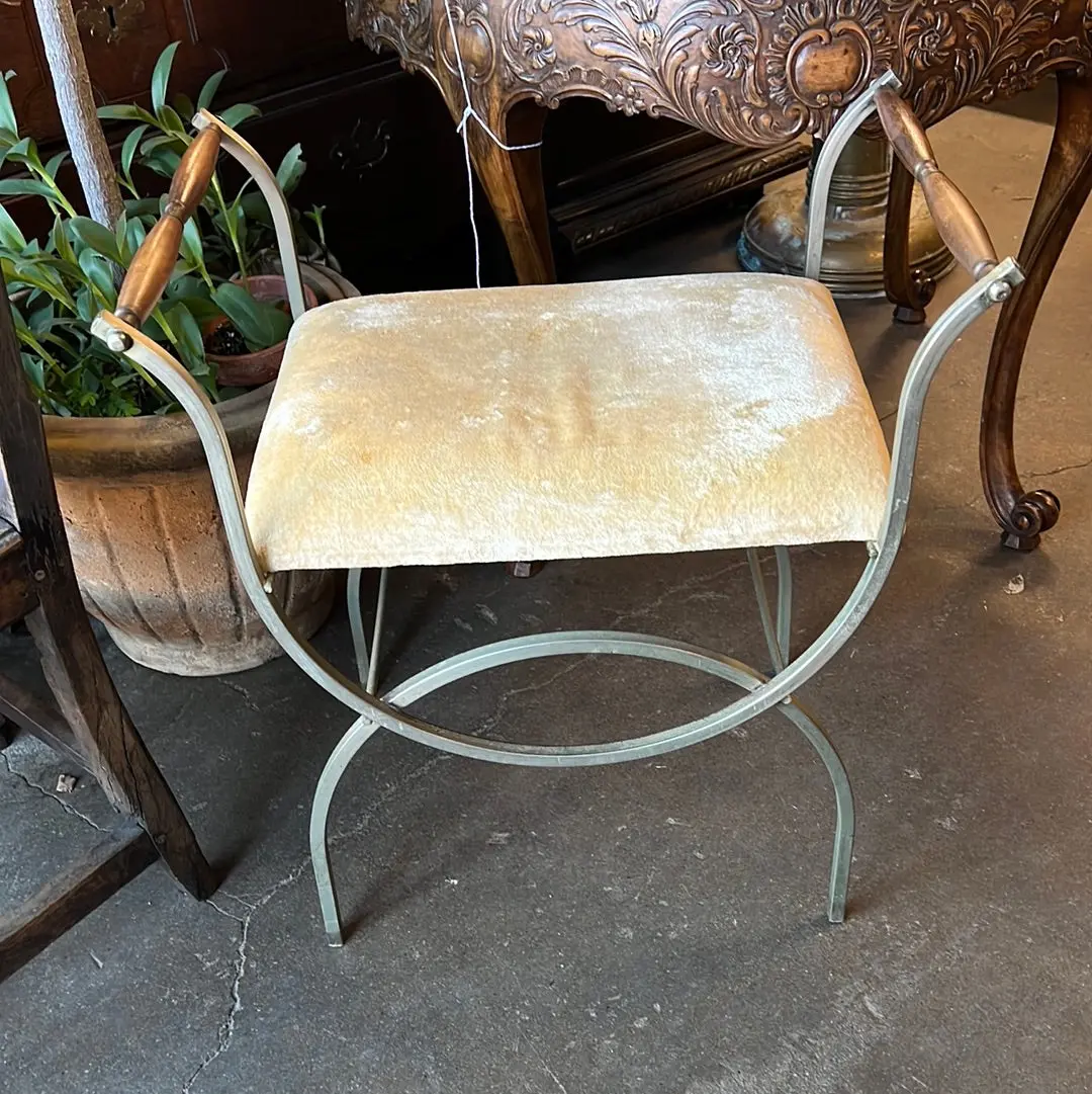 Metal And Wood Vanity Bench With Velvet Seat 1