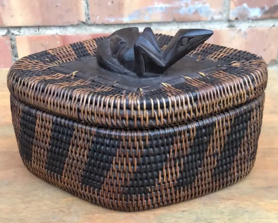 Handwoven Basket Box With Carved Wood Lizard Handled Lid 1