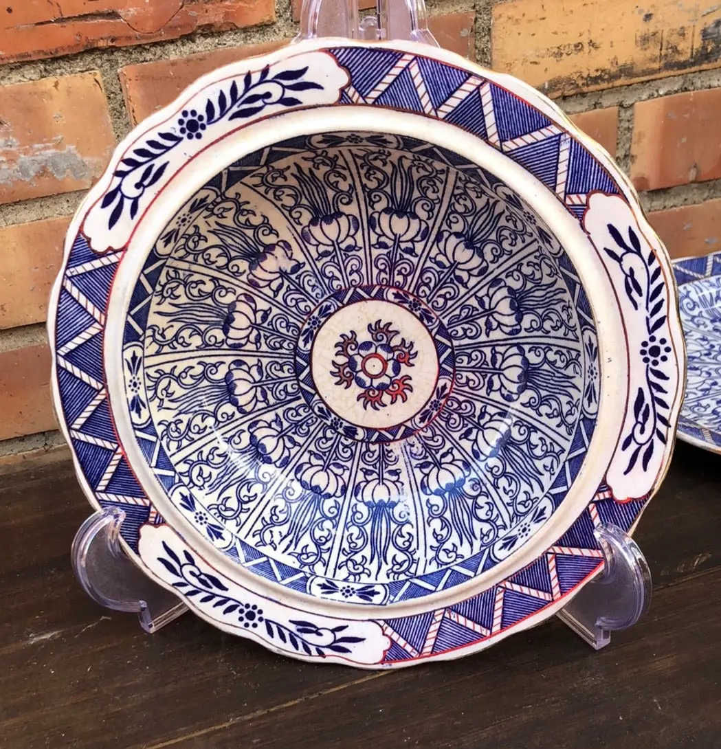 Blue And White Wilton Lily Footed Vegetable Bowl 1