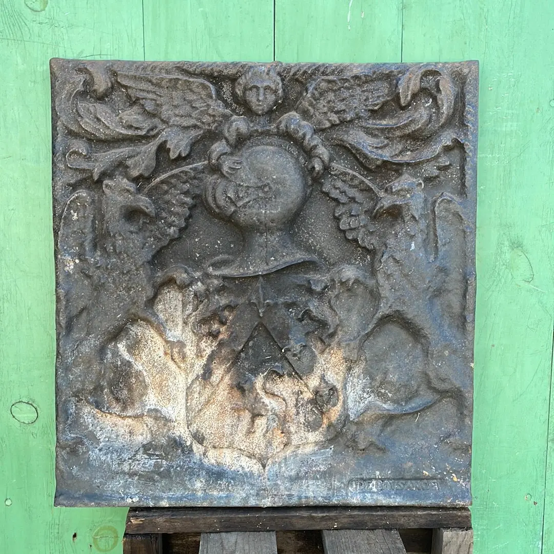 Cast Iron Fireback With Knights Armor 1
