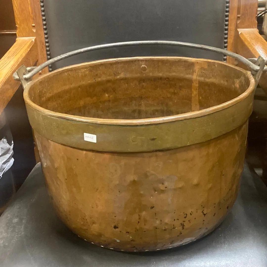 Seamed Brass Band Large Copper Pot 1