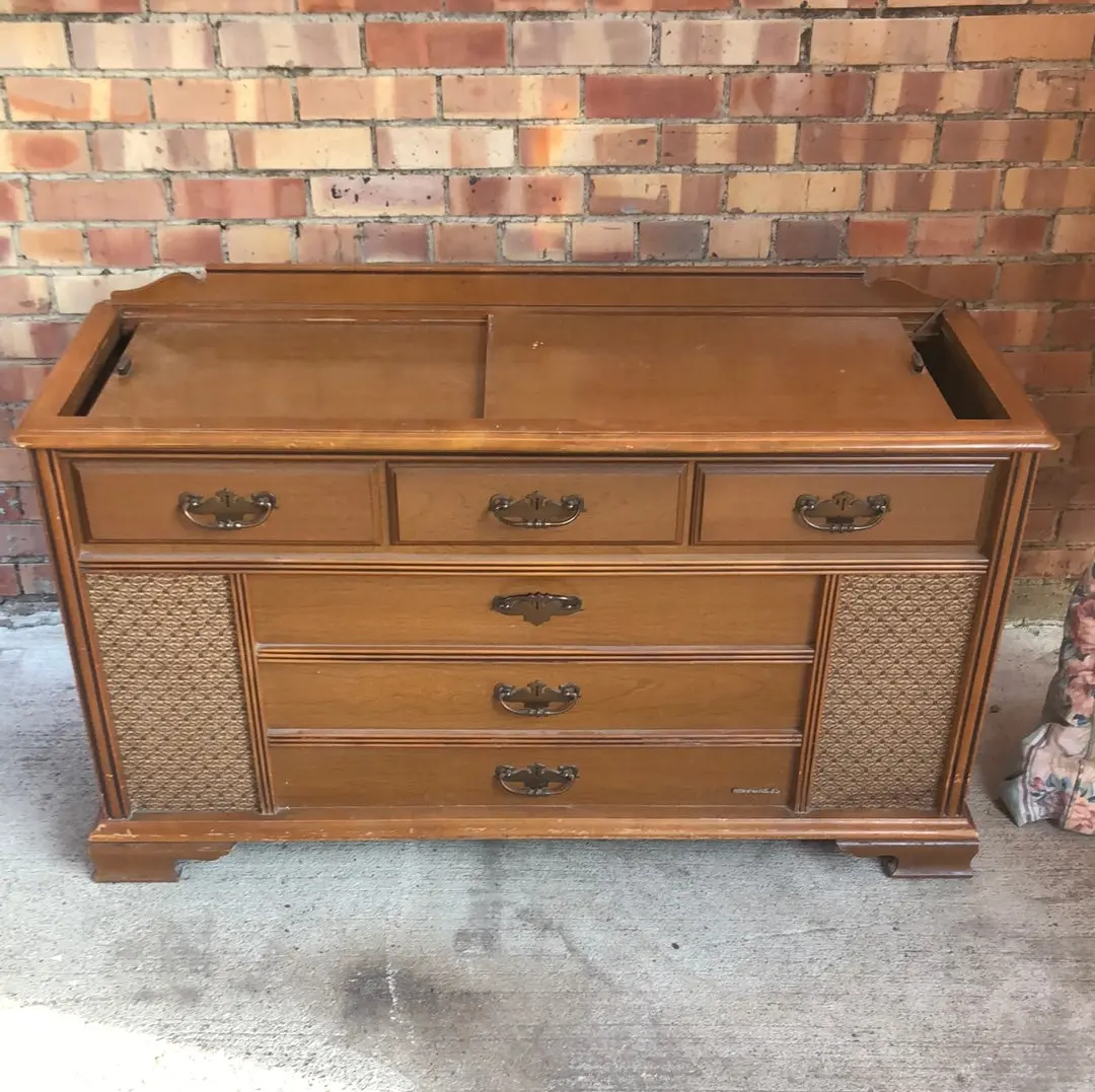 Small Stereo Cabinet With Turn Table 1