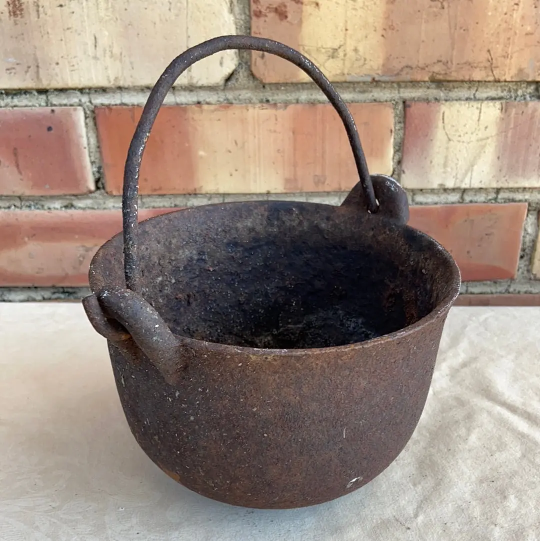 Small Cast Iron Pot 1