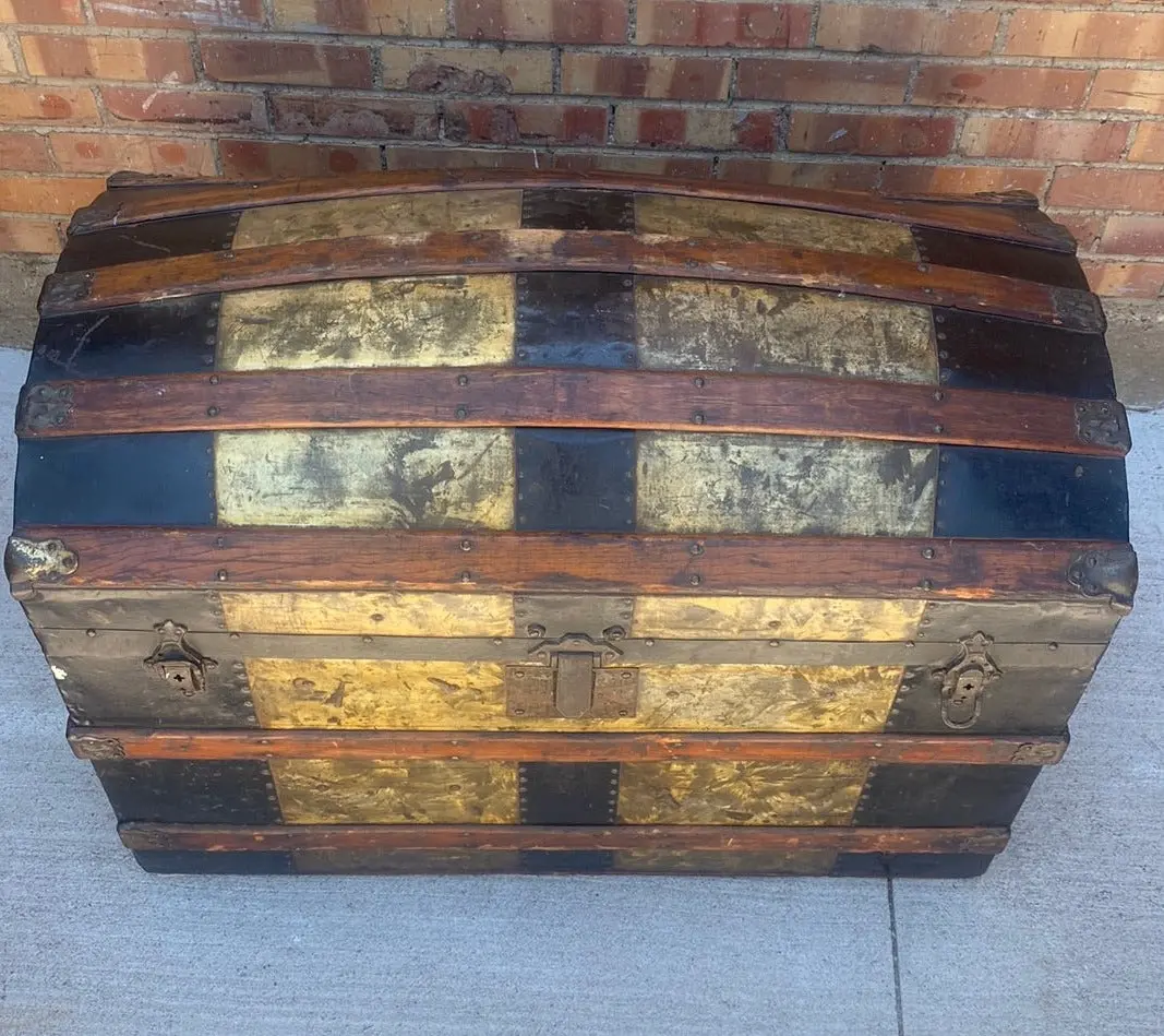 Hump Back Victorian Wood Slat Trunk With Original Interior* 1