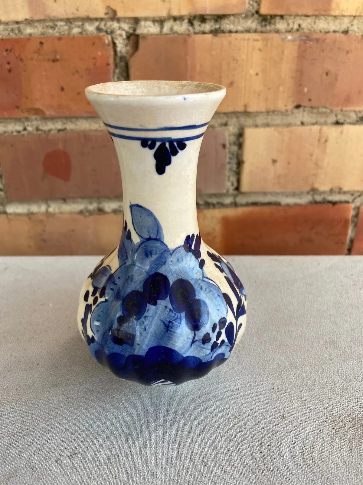 Small Bulbous Delft Vase 1