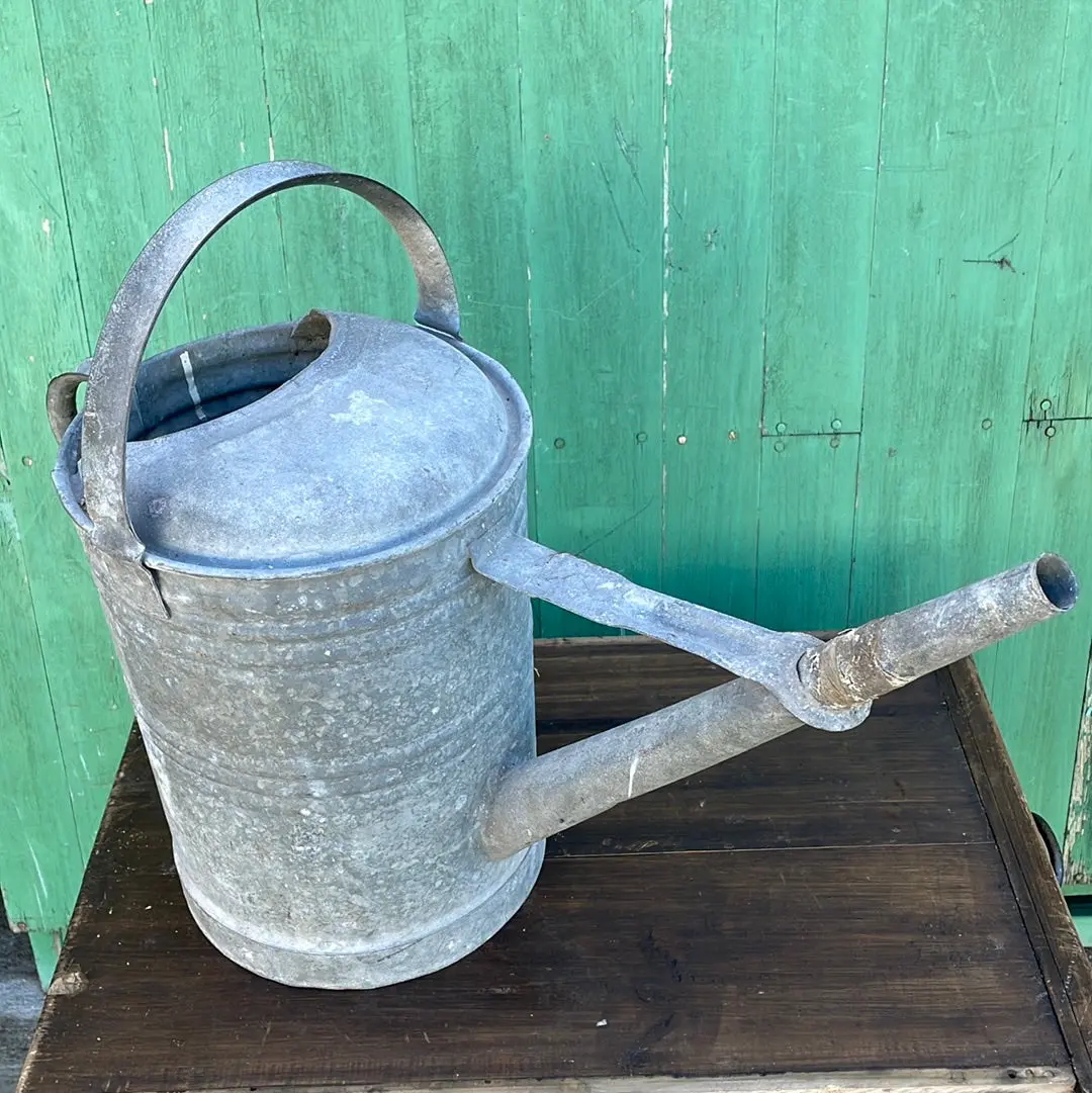 Galvanized Water Can With Straight Spout 1