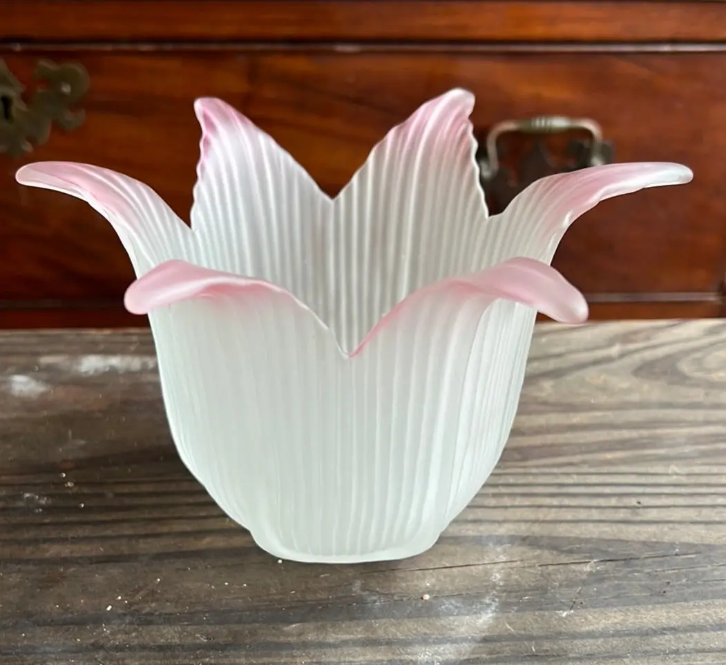 Frosted Glass Tulip Shaped Candle Holder With Pink Edges 1