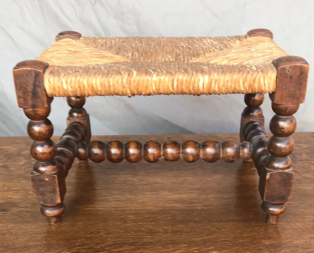 Little Rush Stool 1