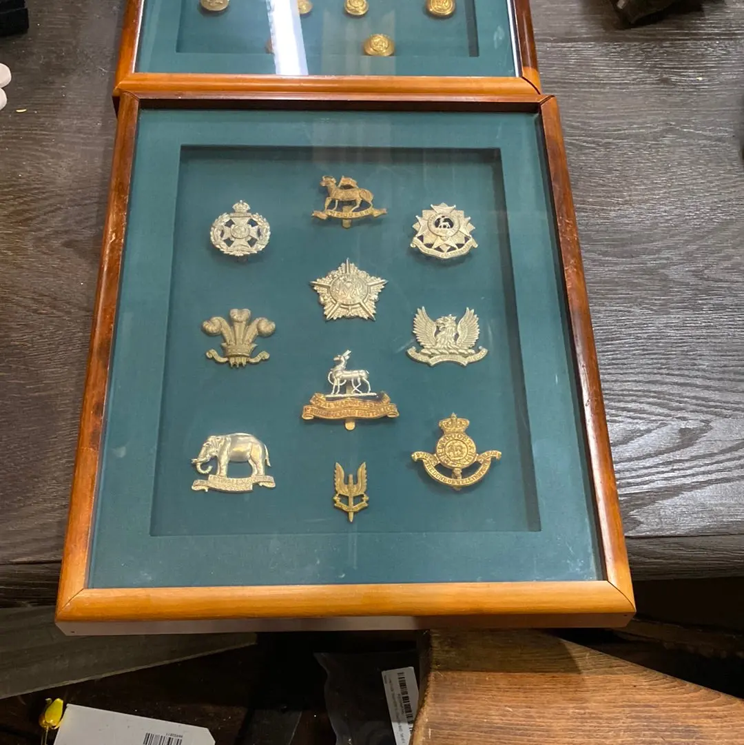 Shadow Box British Miltiary Epaulettes 1